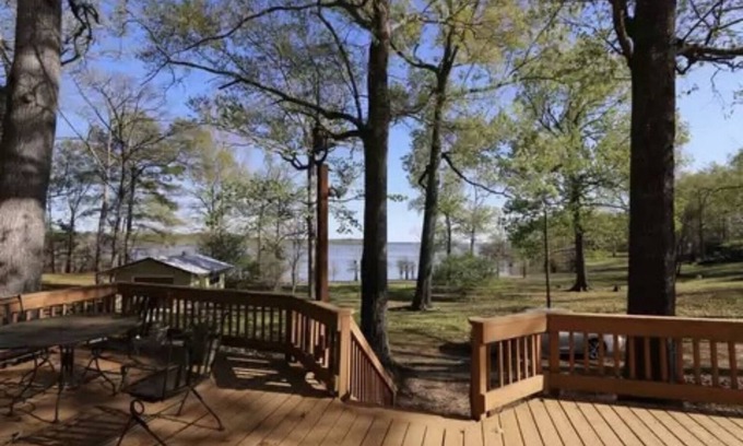 Anthony Harbor Maison | Waterfront Home on Sam Rayburn