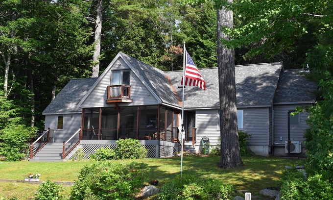 Meredith Maison | Waterfront home sleeping 10 located on Cummings Cove on Lake Winnipesaukee