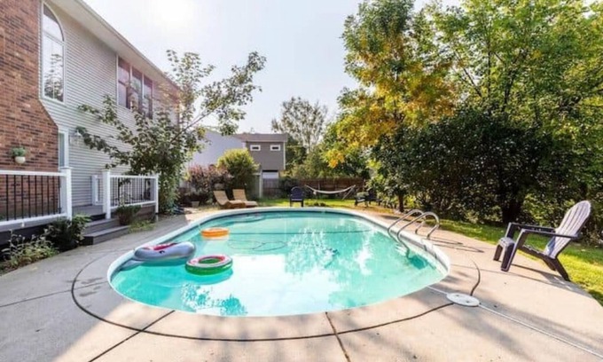 Tonawanda Maison | Waterfront house near the Niagara Falls/ Outlet Mall/ Plaza/ Bills Stadium