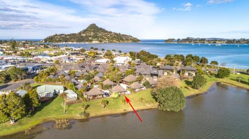 Tairua Maison | Waterfront island-style 1-bdrm superior Villa
