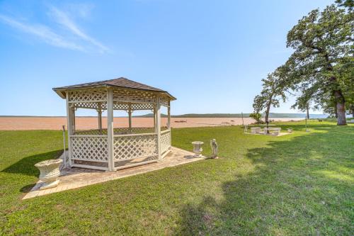 Hoyt Maison | Waterfront Lake Eufaula Home Dock and Beach Access!