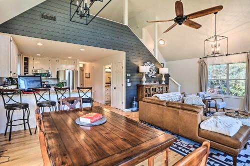 Dadeville Maison | Waterfront Lake Martin Home with Private Dock and View