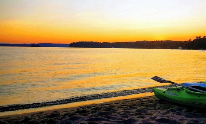 Melvin Village Cottage | Waterfront Lake Winnipesaukee cottages sur une plage de sable privée peut accueillir 12 W / quai