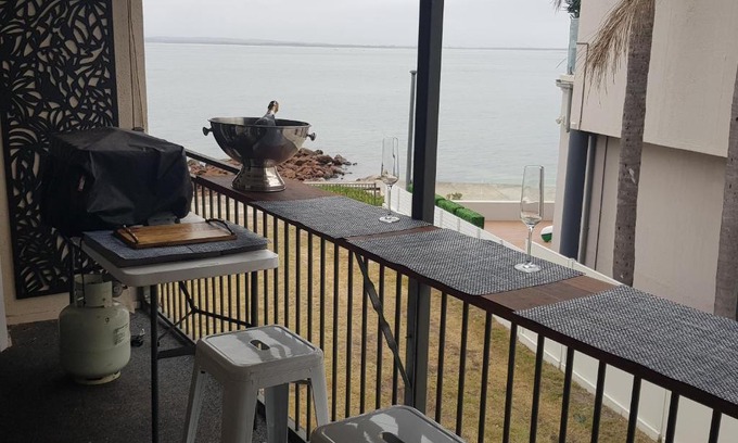 Corlette Appartement | Waterfront Location - 2 Bed Apartment in Corlette, Port Stephens - Sleeps 4