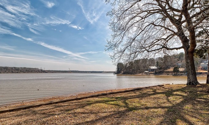 Ridgeway Maison | Waterfront/ Lower Dam/ Stunning Lake Wateree views! Near Buckhill Landing/Lugoff