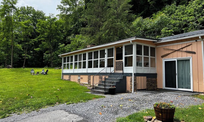 Bellepoint Cabine | Waterfront on the New RIver
