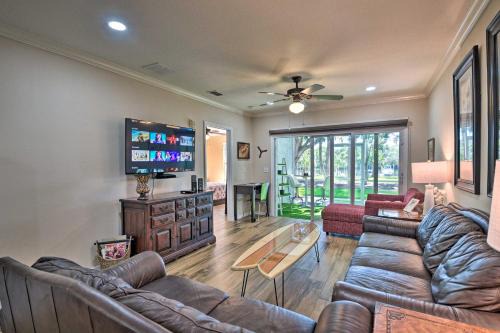 Palm Coast Appartement | Waterfront Palm Coast Condo with Boat Dock and Pool!