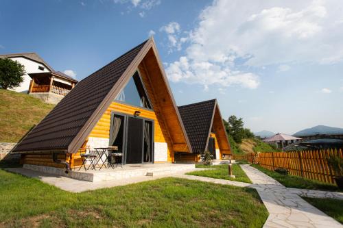 Mojkovac Maison | Waterfront Peace