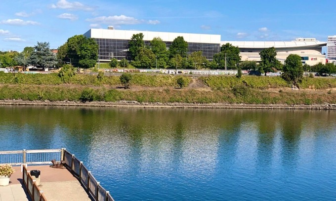 Northwest Portland Copropriété | Waterfront Pearl Condo with Awesome River Views, w/Parking