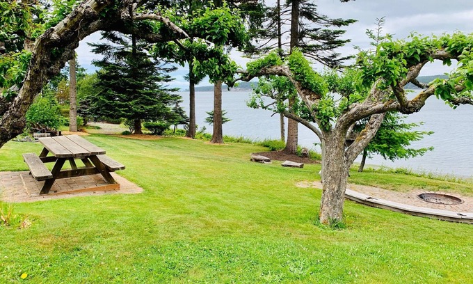 Sequim Appartement | Propriété de bord près de Discovery piste cyclable