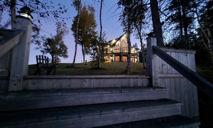 Acadian Peninsula Cottage | Propriété riveraine sur la rivière Pokemouche, N.-B.