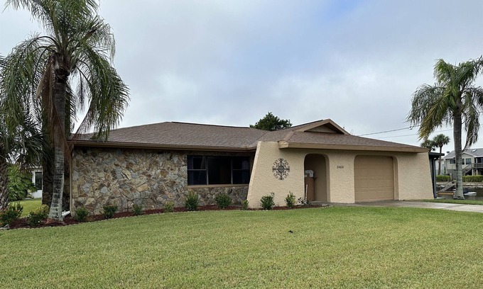 Spring Hill Maison | Waterfront Ranch with Dock Close To Dining/Shopping