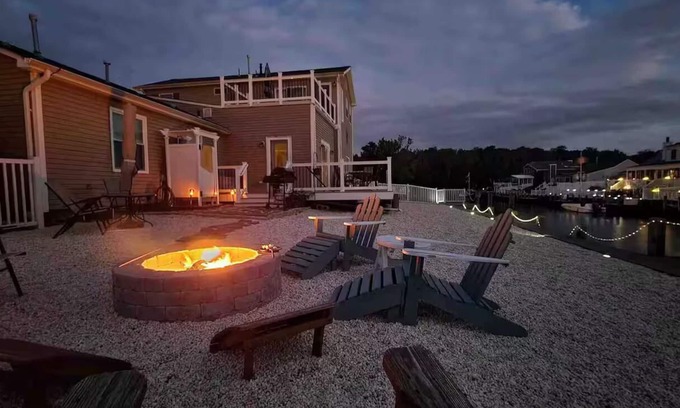 Beach Haven West Maison | Waterfront retreat minutes from the beach