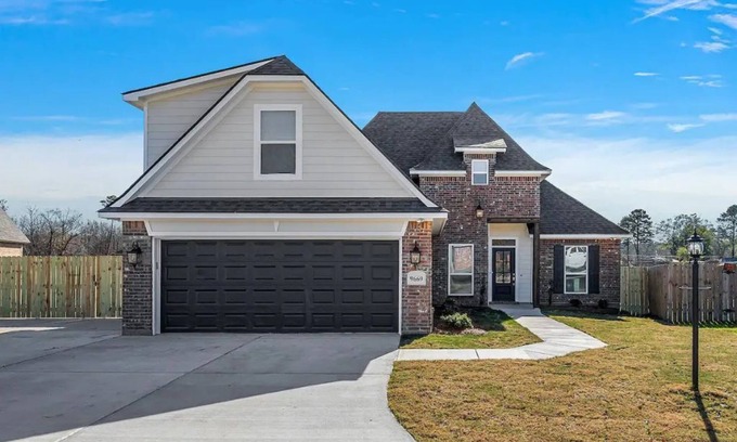 Shreveport Maison | Waterfront Relaxation!