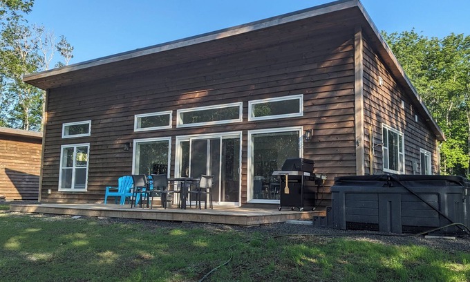 Port Wade Cottage | Waterfront retreat on Annapolis Basin - private; hot tub; fully equipped kitchen