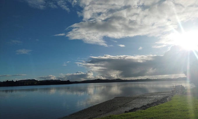 Pahi Maison | Waterfront retreat of Kaipara Harbour.