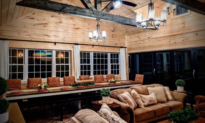 Sparrow Bush Maison | Waterfront, rustic resort like farmhouse with pool