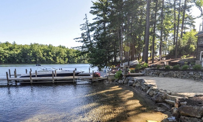 Meredith Maison | Waterfront Spacious 7-bedroom house with AC, WiFi in pleasant Meredith