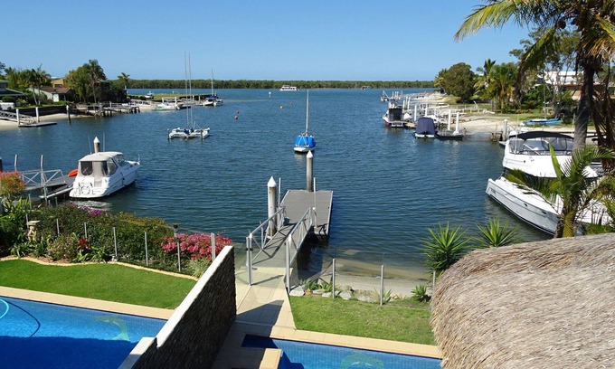 Runaway Bay Maison | Splendeur au bord de l'eau
