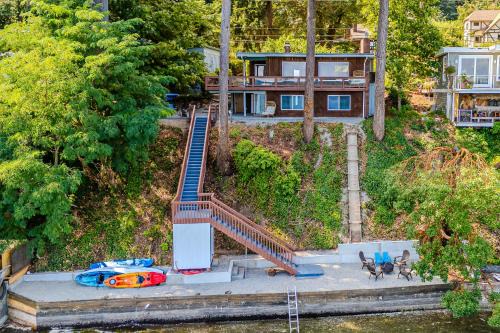 Vashon Island Maison | Waterfront Vashon Island Home, Beach Access and View