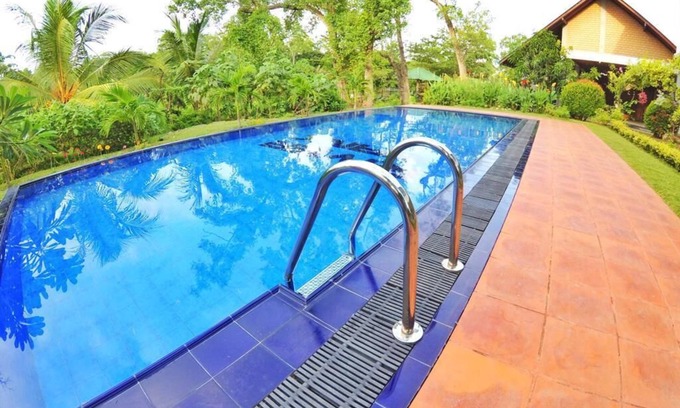 Matara Villa | Villa pieds dans l'eau avec piscine extérieure (12P)