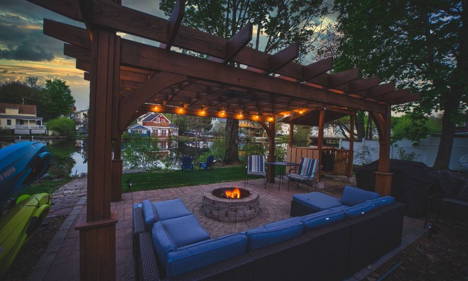 Laconia Maison | Waterfront with Fire Pit, Pergola, close to gunstock and Downtown