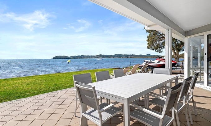 Salamander Bay Maison | WATERFRONT WONDERLAND - Maison de luxe de 5 chambres en bord de mer avec ascenseur!