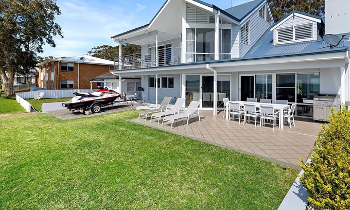 Salamander Bay Maison | Waterfront Wonderland, 41 Foreshore Drive