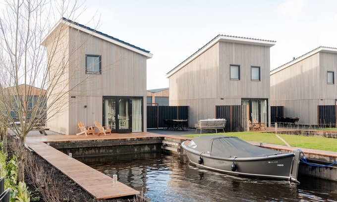 Heeg Maison | Waterlodge in Heeg - Relax, sail and enjoy!, Waterlodge in Heeg - Relax, sail and enjoy!