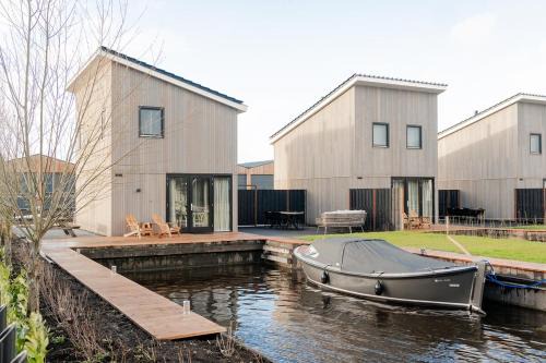 Heeg Maison | Waterlodge in Heeg - Relax, sail and enjoy!