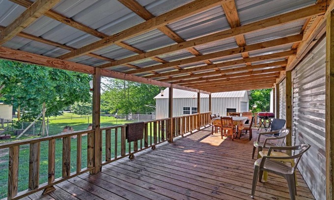 Waterloo Maison | Waterloo Home with Fire Pit - half Mi to Boat Ramp!