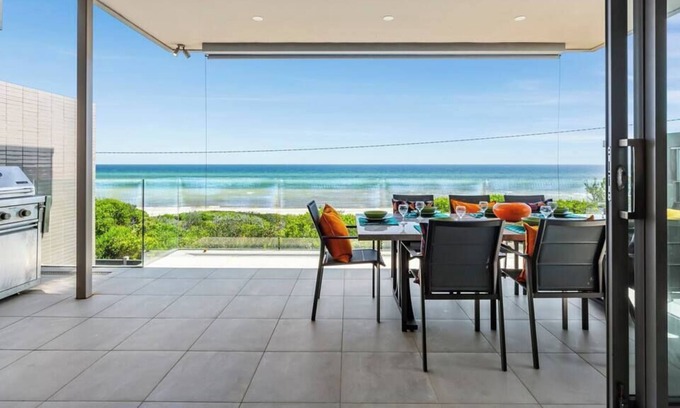 Edithvale Maison | Waters Edge Retreat - water views on the beach