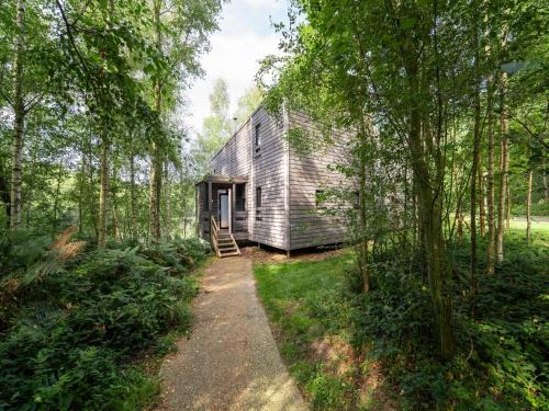 Maubray Maison | Waterside Elegance Sky Pad