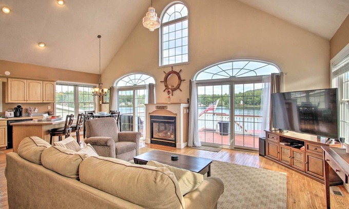 Milton Maison | Waterside Haven on Milton Pond w/ Deck & Boat Dock