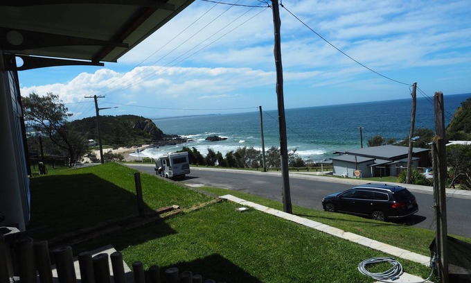 Scotts Head Maison | WAVEBREAKER Scotts Head