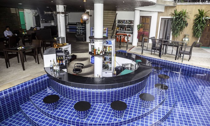 Nanai Road Station Balnéaire | Patong Deluxe Seaview Apartment avec Swimup Bar & Poolside Restaurant & Gym