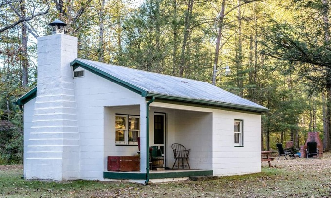 Dayton Cabine | Weaver Cabin: A Glamping Experience