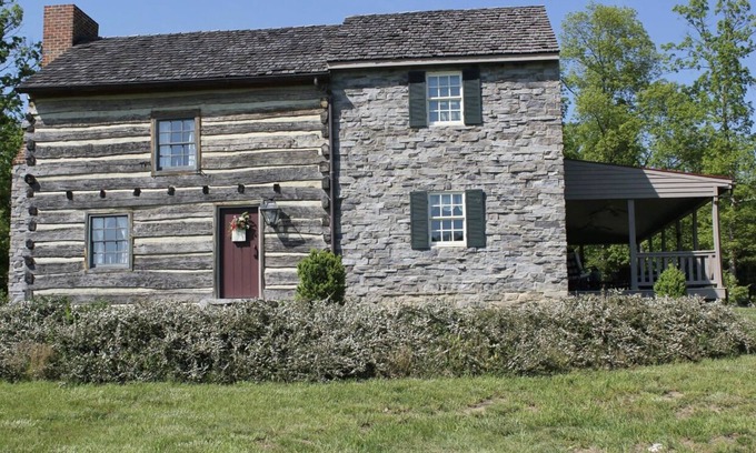 Fort Defiance Maison | Weaverton-Unique Log Home in Shenandoah Valley