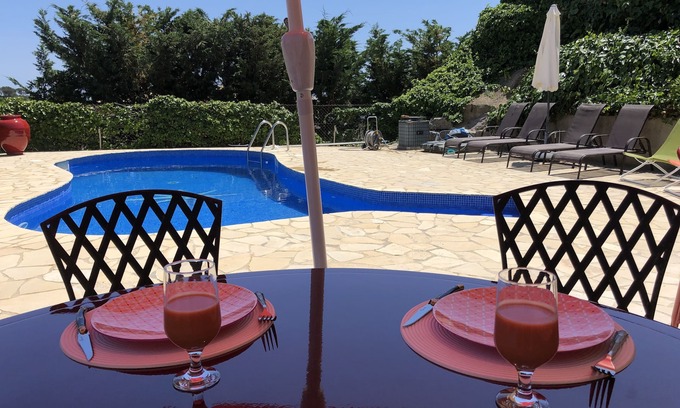 Lloret de Mar Villa | Location à la semaine, villa Lloret de Mar avec piscine privée, quartier calme