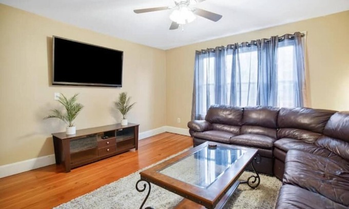 West Hartford Maison | WeHa Oak Haven