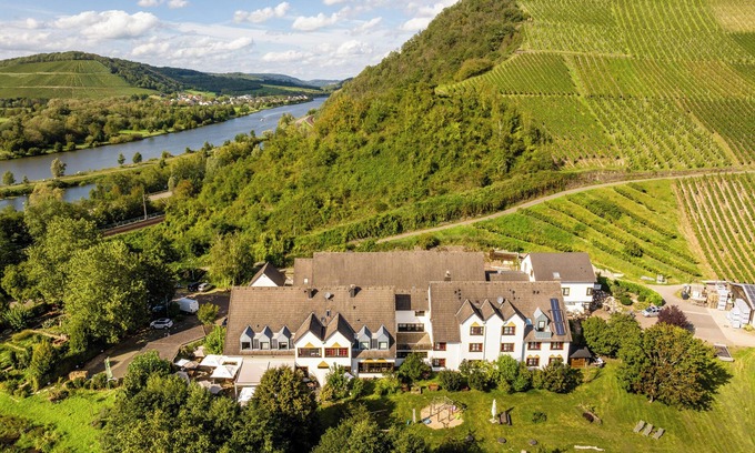Ockfen Hôtel | Weinhotel Klostermühle
