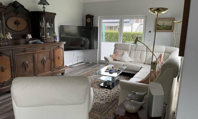 Zetel Maison | Weitblick mit Kind und Hund