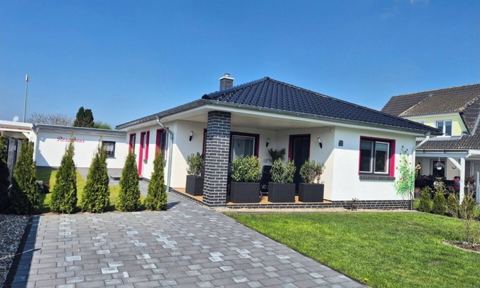 Saal Maison | Welcome to the "Rosenhaus🌹" directly by the forest, Baltic Sea and Bodden coast, barrier-free