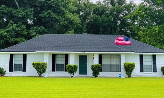 Baton Rouge Maison | "WELCOME TO ARTHUR’S PLACE! IDEAL FOR LARGE GROUPS AND PET FRIENDLY."