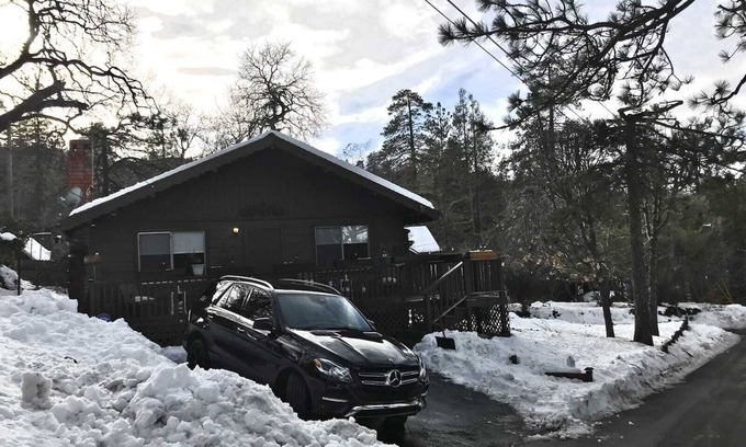Crestline Cabine | Welcome to BunnyBear Cabin, your mountain getaway!