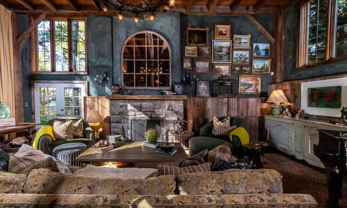 Historic Old Town Maison | Welcome to Ballard Barn.Fabulous 150 year old barn LIC 149-2022