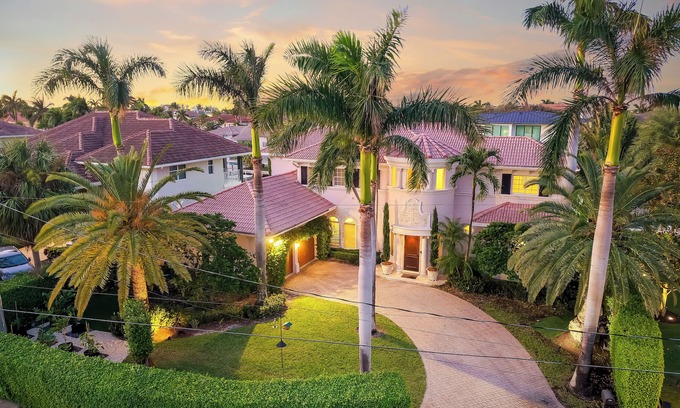 Tropic Isle Maison | Incroyable Waterfront Vues & Lifestyle Meets Italian Villa !!