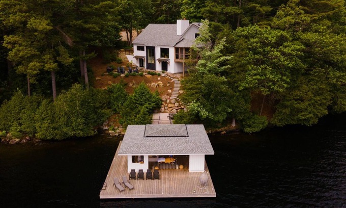 Bala Maison | Welcome to Falcon’s Nest, your 6 bedroom luxury all-season cottage retreat nestled on Lake Muskoka