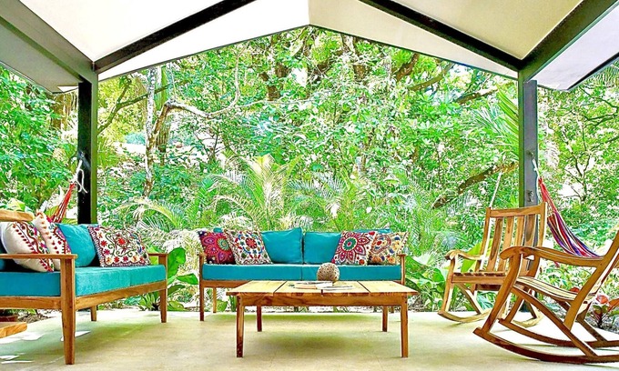 Samara Maison | Welcome to Jingle Jangle Jungle - Casa Derecha - Steps to town and beaches
