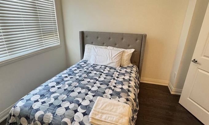 Clarington Maison | Welcome to lake breeze water view. Wake up to breathe taking lake view.